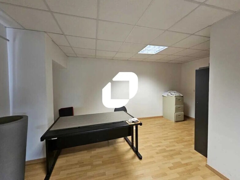 Bureau dans Lentilly à louer - Photo de l’immeuble – Image 2 sur 8