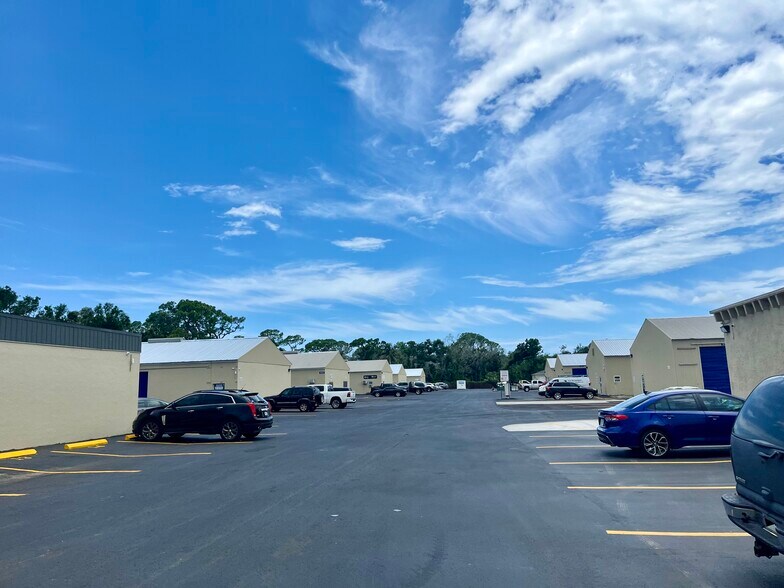 6152 15th St E, Bradenton, FL à louer - Photo de l’immeuble – Image 2 sur 4