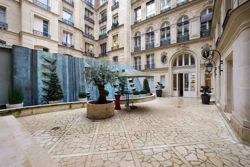 28 Rue De Mogador, Paris à louer - Photo de l’immeuble – Image 3 sur 4