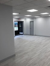 555 Gorge Rd, Cliffside Park, NJ à louer Photo intérieure– Image 2 sur 3