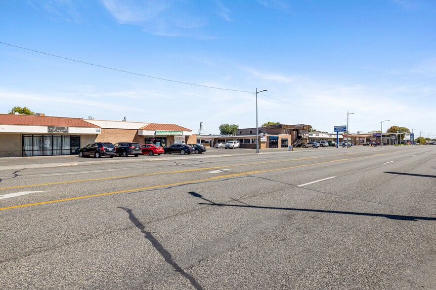 118-122 Vista Way, Kennewick, WA à vendre - Photo principale – Image 1 sur 1