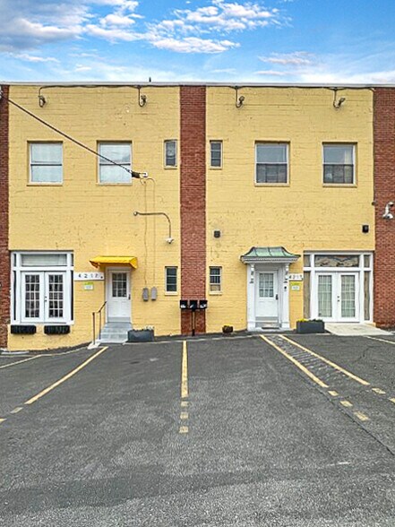 4217 Howard Ave, Kensington, MD à louer - Photo principale – Image 1 sur 5