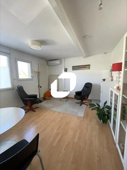 Bureau dans Montbonnot-Saint-Martin à louer - Photo de l’immeuble – Image 3 sur 7