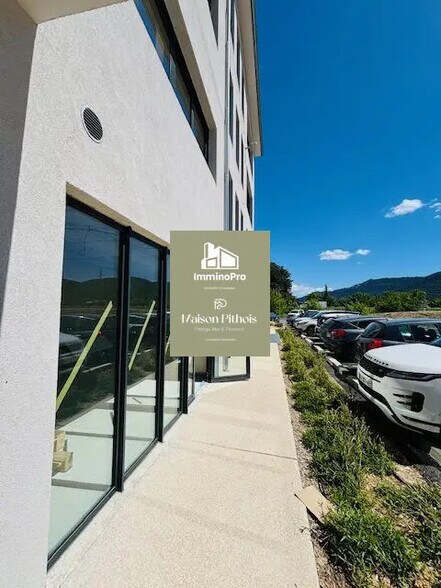 Local commercial dans Aubagne à louer - Photo de l’immeuble – Image 1 sur 2