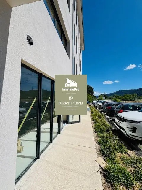 Plus de détails pour Local commercial à louer