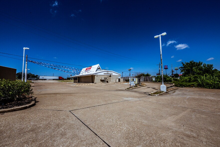 130 Interstate 45 N, Huntsville, TX à vendre - Photo de l’immeuble – Image 3 sur 14