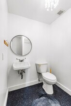 184 Noll St, Brooklyn, NY à louer Photo intérieure– Image 1 sur 14