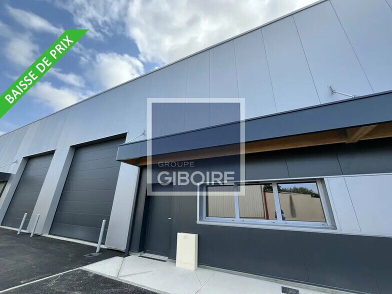 Industriel/Logistique dans Laillé à vendre - Photo de l’immeuble – Image 1 sur 11