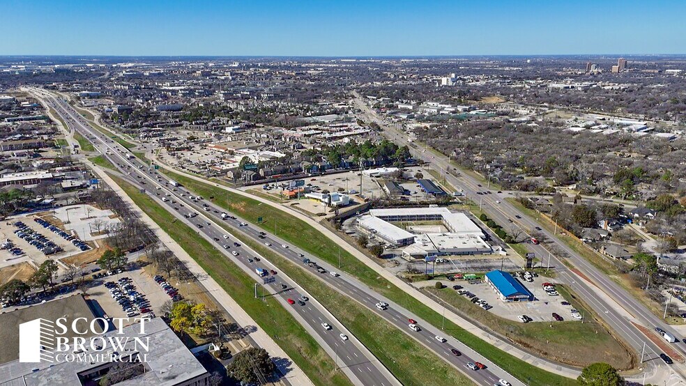1001 S Interstate 35 E, Denton, TX à louer - Photo de l’immeuble – Image 2 sur 15