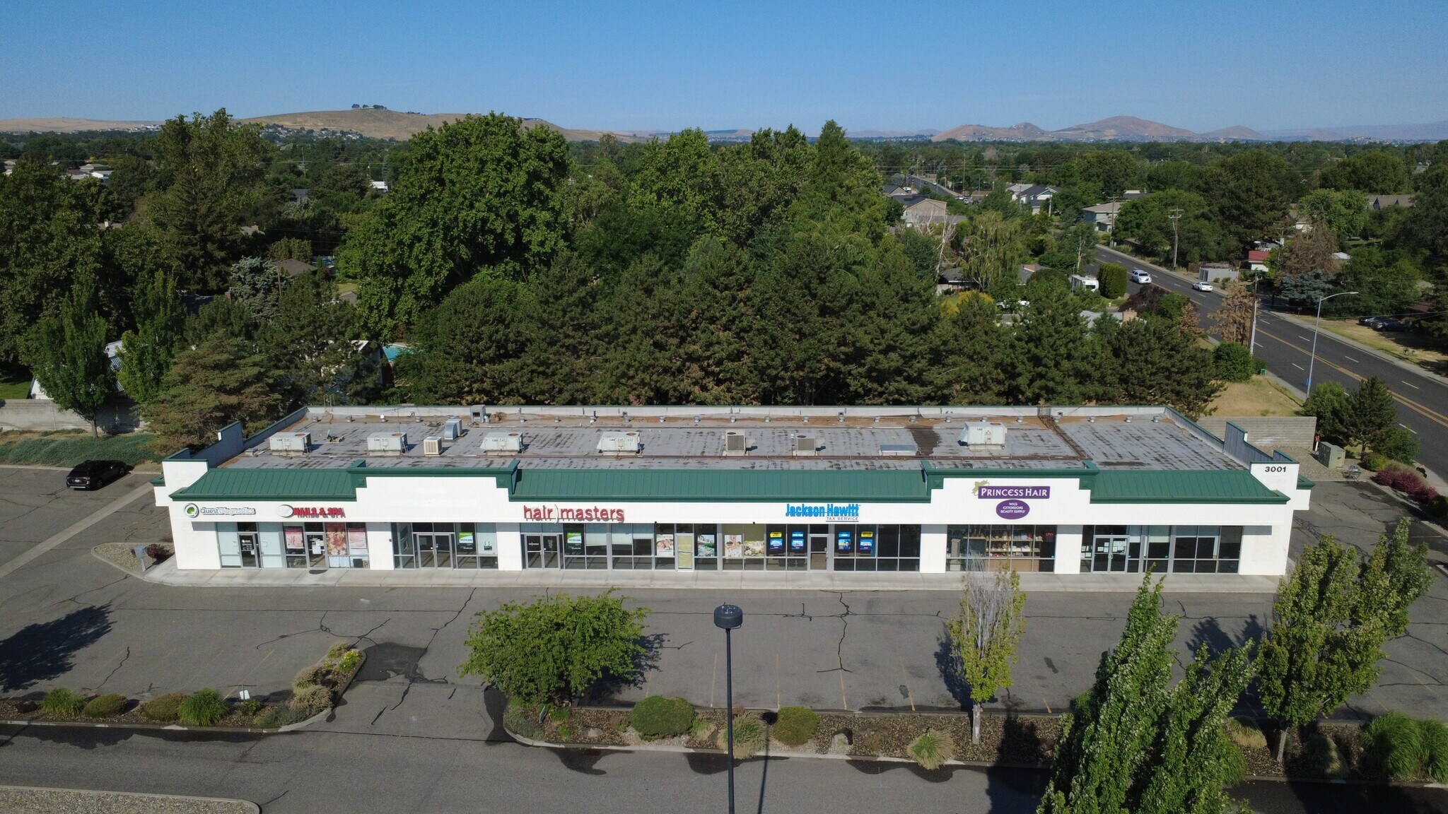 3001 W 10th Ave, Kennewick, WA à louer Photo de l’immeuble– Image 1 sur 6