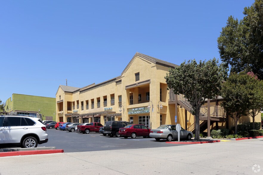 NEC Foothill Blvd, Rancho Cucamonga, CA à louer - Photo principale – Image 3 sur 11