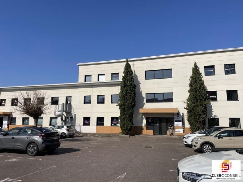 Bureau dans Cléon à louer - Photo de l’immeuble – Image 1 sur 9
