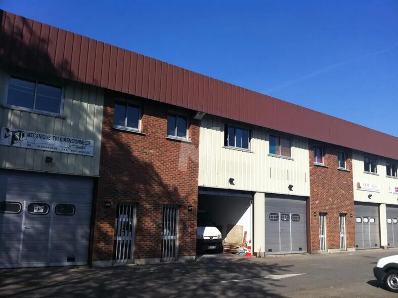 Local d’activités dans Lisses à louer - Photo de l’immeuble – Image 3 sur 4