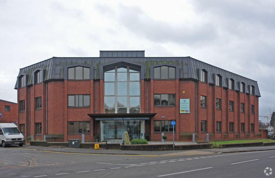 Brighton Rd, Redhill à louer - Photo principale – Image 1 sur 3