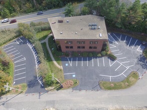 87 Elm St, Hopkinton, MA à louer Photo intérieure– Image 1 sur 2