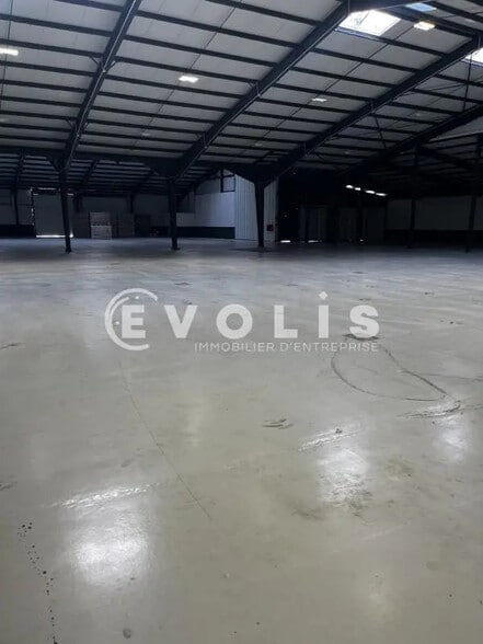 170 Avenue Des Îles, Châteaurenard à louer - Photo de l’immeuble – Image 3 sur 9