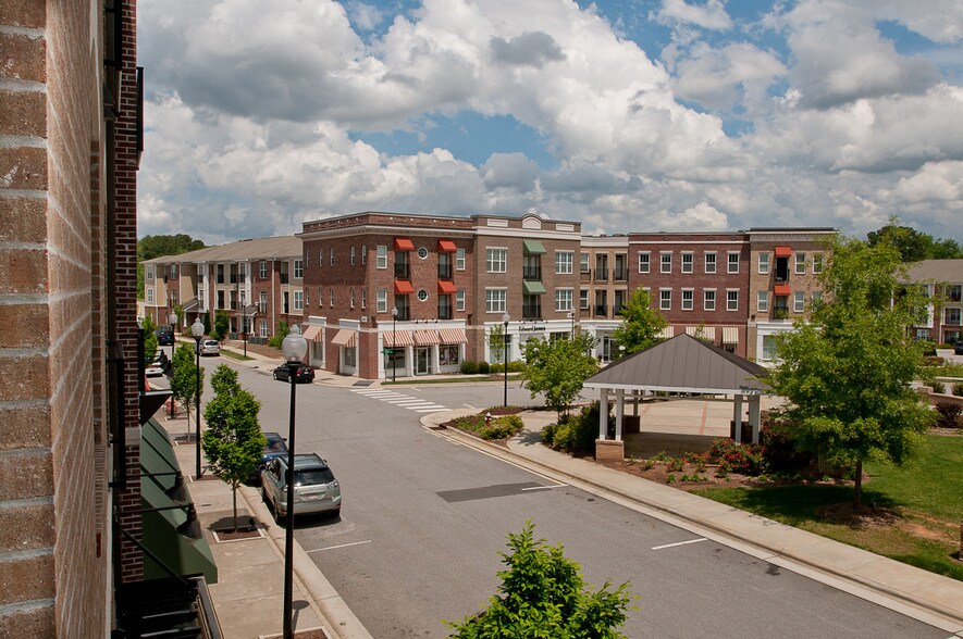 1001 Hayes Ln, Holly Springs, NC à louer - Photo de l’immeuble – Image 2 sur 100