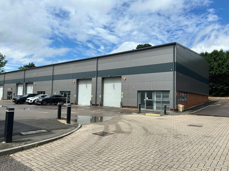 Fishponds Rd, Wokingham à vendre - Photo de l’immeuble – Image 3 sur 4