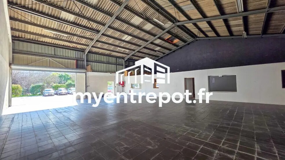 Local d’activités dans Gémenos à louer - Photo intérieure – Image 2 sur 7