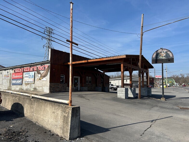 125 Hogan Blvd, Mill Hall, PA à vendre - Photo de l’immeuble – Image 3 sur 3