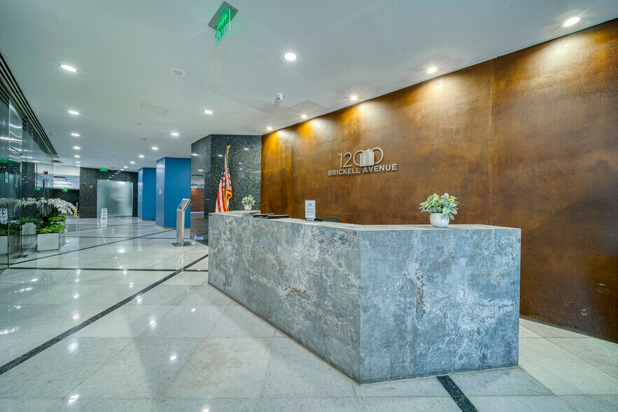 1200 Brickell Ave, Miami, FL à vendre - Photo de l’immeuble – Image 3 sur 5