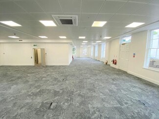 Plus de détails pour Rodney Rd, Cheltenham - Bureau à louer