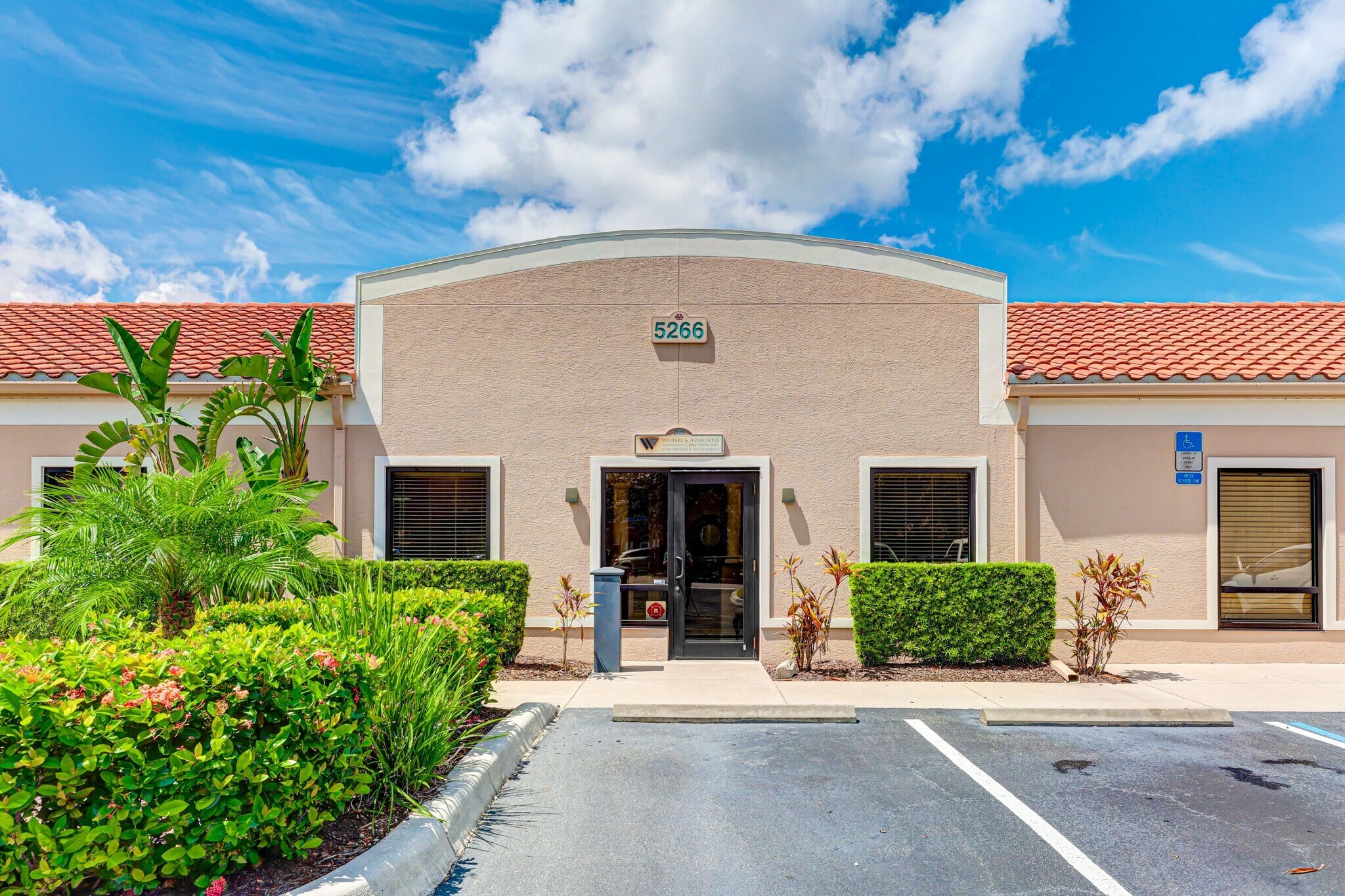 5266 Office Park Blvd, Bradenton, FL à louer Photo de l’immeuble– Image 1 sur 31