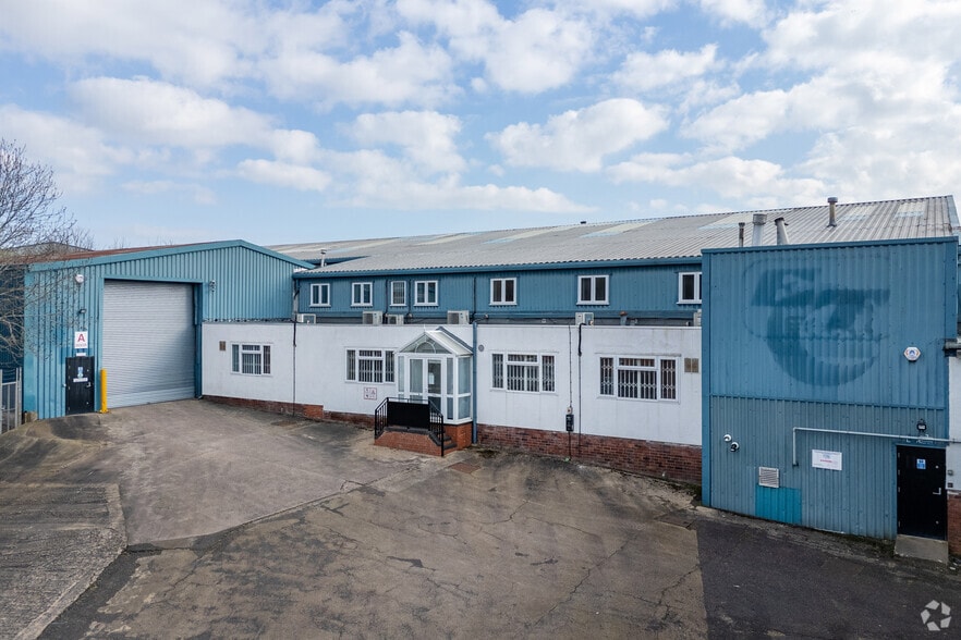 Dudley Rd, Halesowen à vendre - Photo principale – Image 1 sur 5