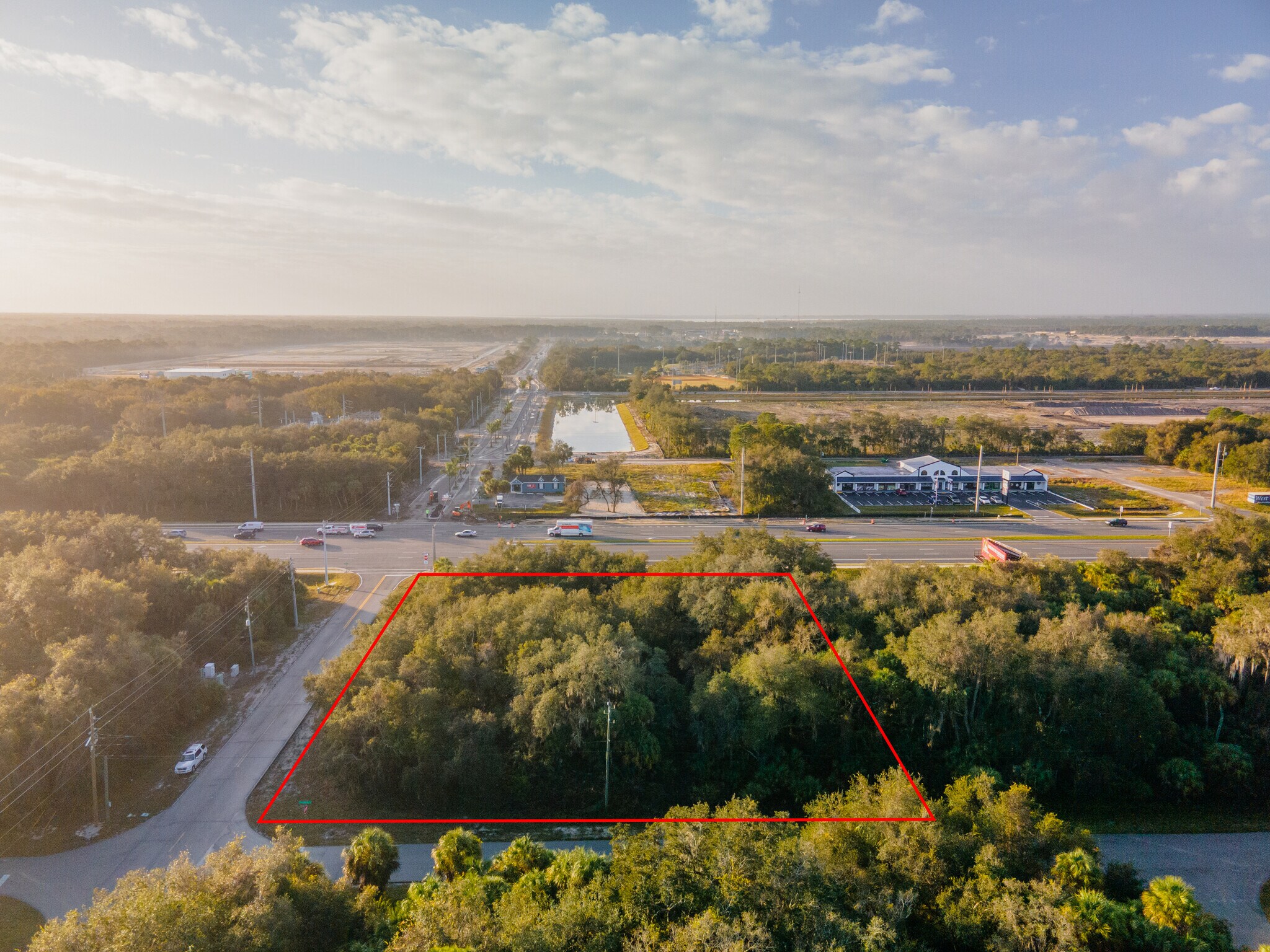 676 Tamiami Trl, Port Charlotte, FL à vendre Photo de l’immeuble– Image 1 sur 10
