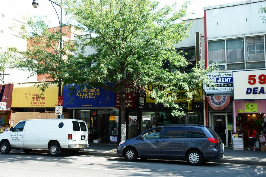 3637-3639 Main St, Flushing, NY à louer - Photo de l’immeuble – Image 2 sur 2