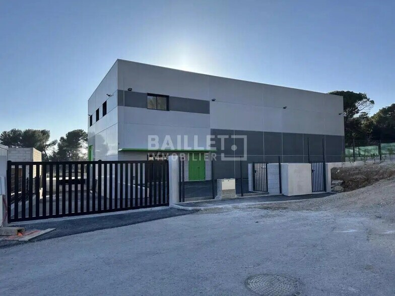 Industriel/Logistique dans Le Muy à louer - Photo de l’immeuble – Image 1 sur 24