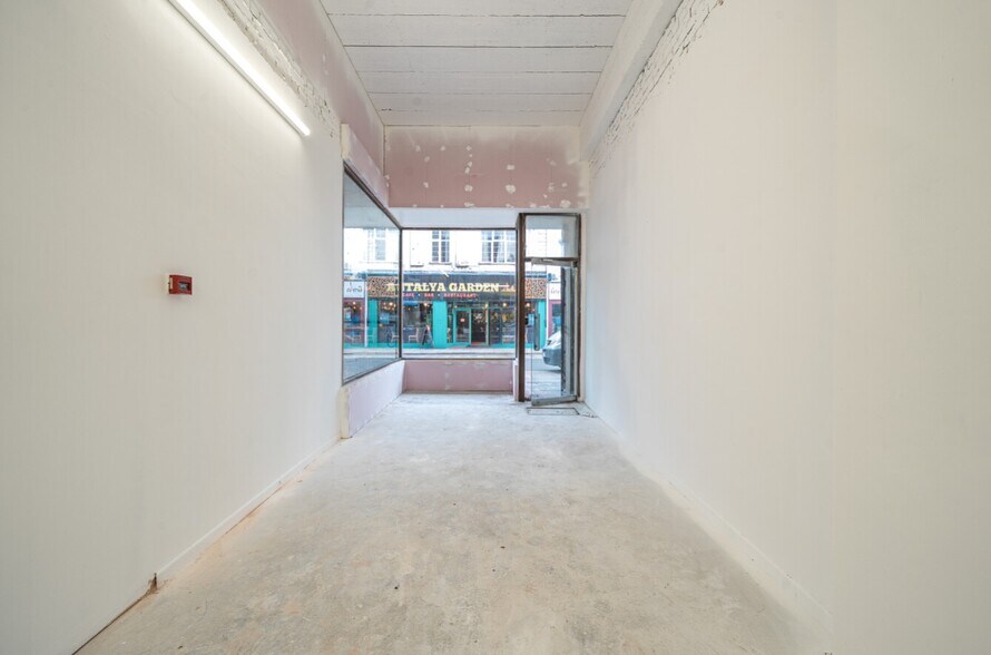 52-53A High St, Grantham à louer - Photo de l’immeuble – Image 2 sur 6
