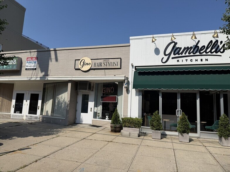 590-600 Mamaroneck Ave, White Plains, NY à vendre - Photo de l’immeuble – Image 1 sur 1