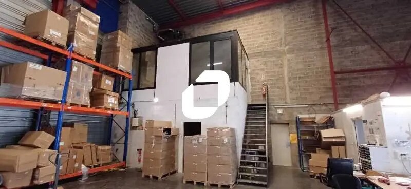 Bureau dans Mantes-la-Ville à louer - Photo intérieure – Image 3 sur 7