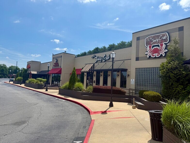2700 Town Center Dr, Marietta, GA à louer - Photo de l’immeuble – Image 3 sur 25