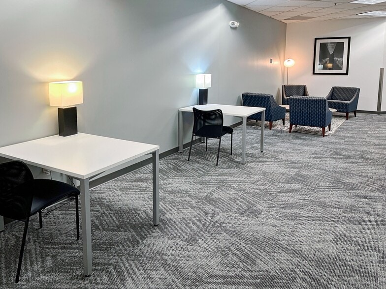 8800 Cal Center, Sacramento, CA à louer - Photo intérieure – Image 2 sur 9