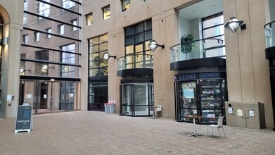 300 W Georgia St, Vancouver, BC à louer Photo intérieure– Image 2 sur 2