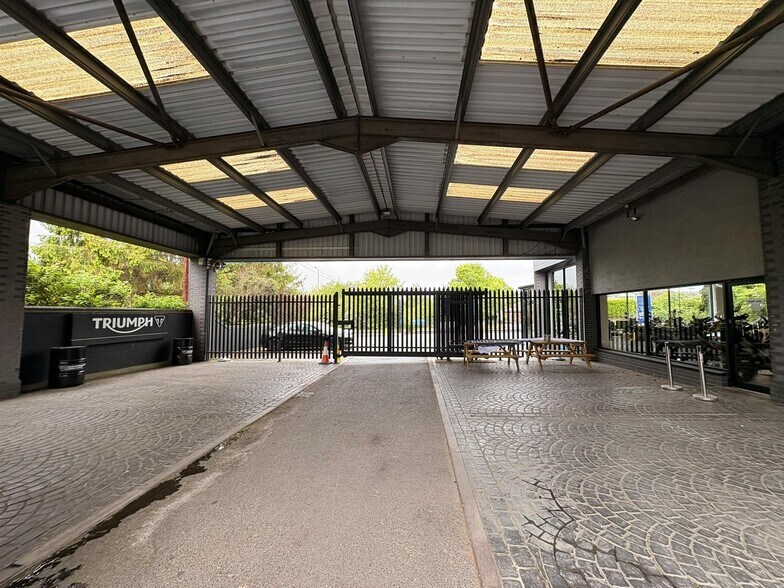 492 Birmingham Rd, Bromsgrove à louer - Photo de l’immeuble – Image 3 sur 4