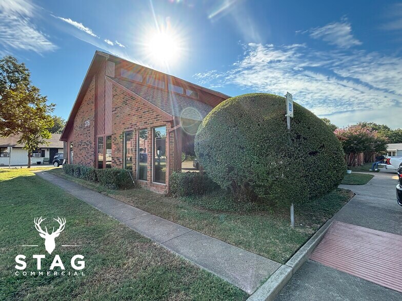 376 W Main St, Lewisville, TX à vendre - Photo de l’immeuble – Image 1 sur 21