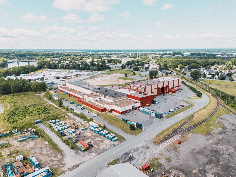 1700-1800 Rue De La Marine, Sorel-tracy, QC à vendre - Photo de l’immeuble – Image 2 sur 6