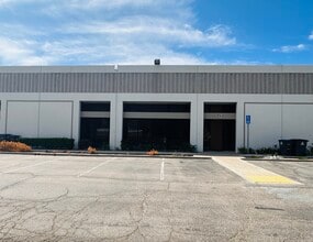 1050 W Central Ave, Brea, CA à louer Photo intérieure– Image 2 sur 9