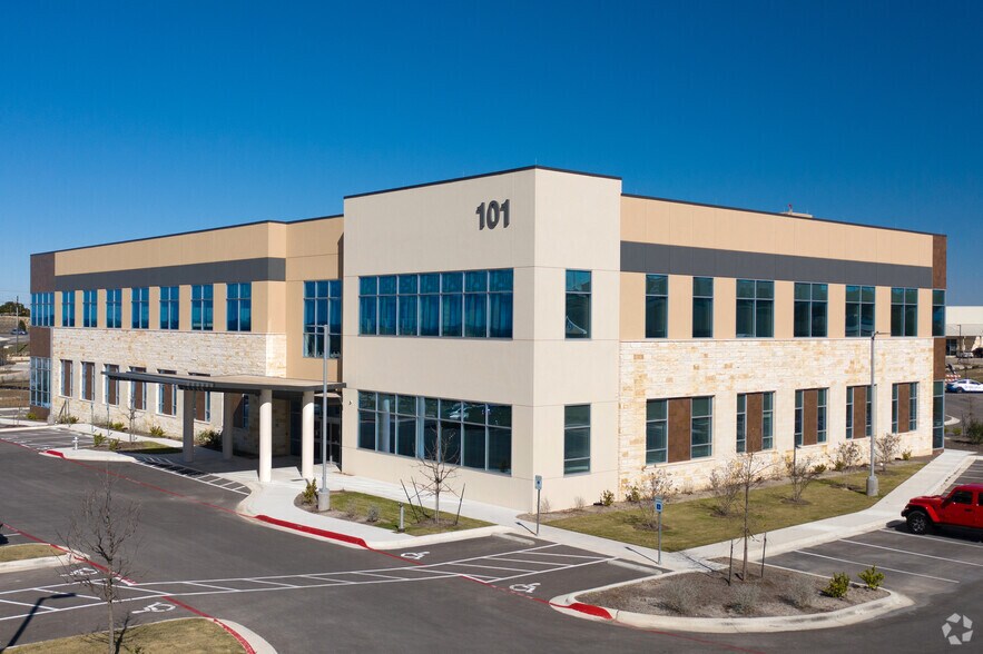 101 Medical Pky, Lakeway, TX à louer - Photo de l’immeuble – Image 3 sur 11
