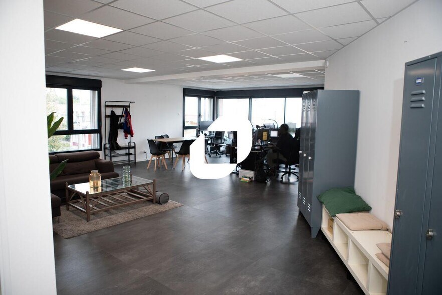 Bureau dans Bagnolet à louer - Photo de l’immeuble – Image 2 sur 10