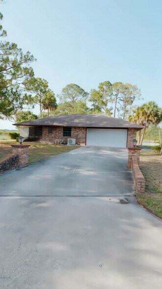 6070 Minton Rd NW, Palm Bay, FL à vendre - Vidéo sur l’annonce professionnelle – Image 3 sur 41