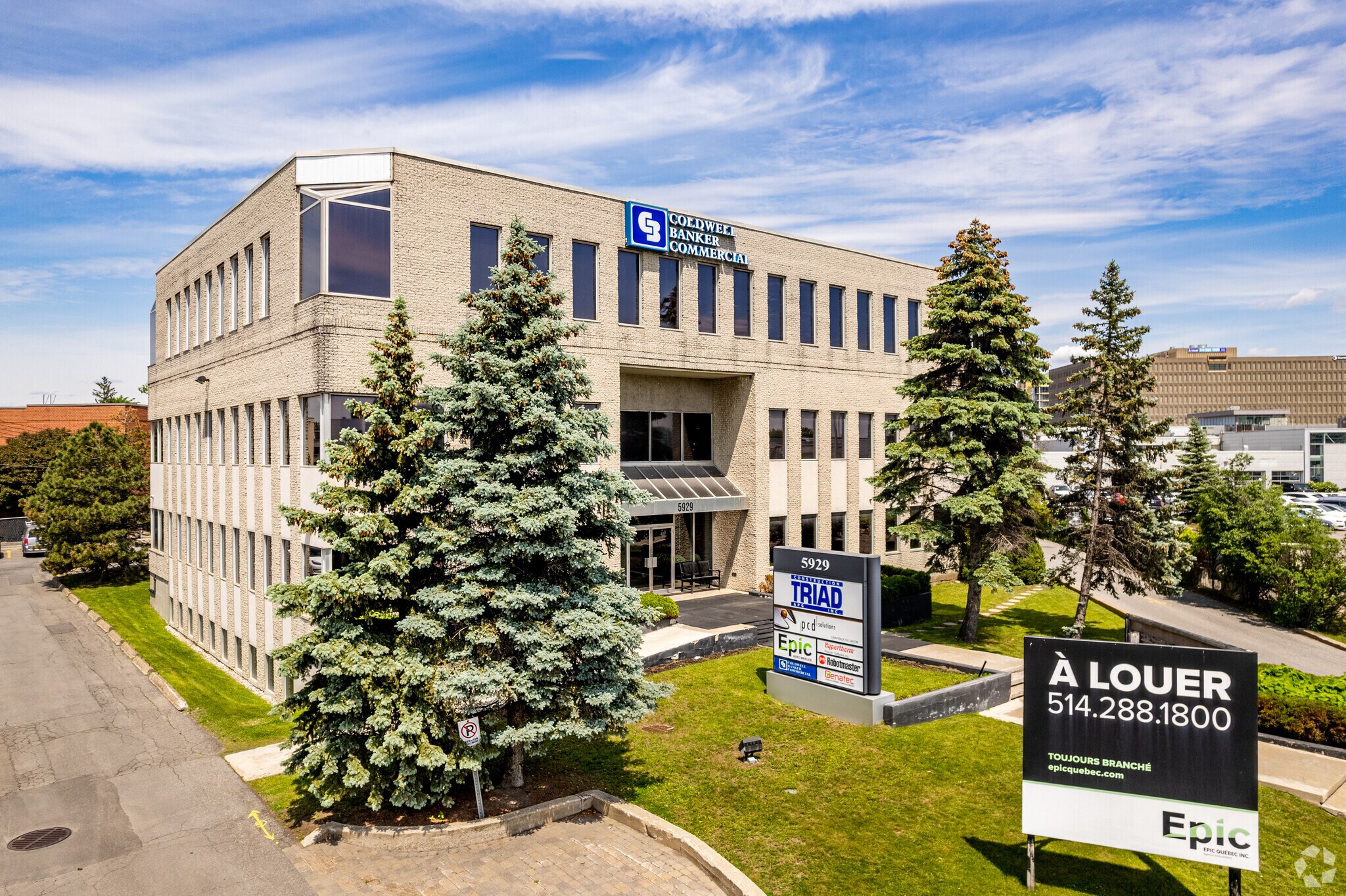 5929 Rte Transcanadienne, Montréal, QC à louer Photo principale– Image 1 sur 18