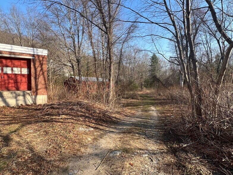 10 Spielman Hwy, Burlington, CT à vendre - Photo de l’immeuble – Image 3 sur 7