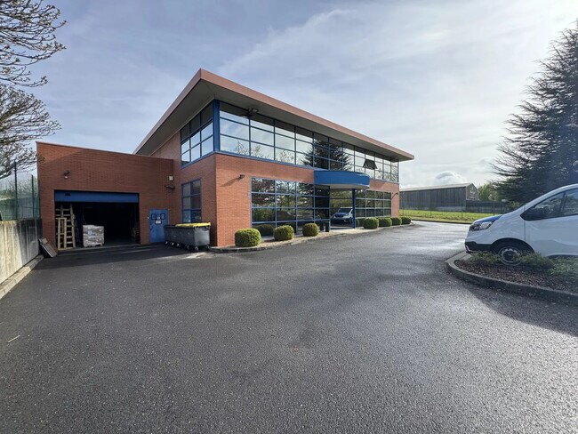 Plus de détails pour Local d'activités à louer