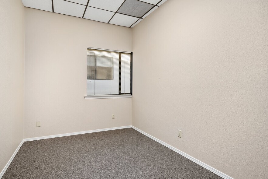 5905 Capistrano Ave, Atascadero, CA à louer - Photo de l’immeuble – Image 2 sur 18