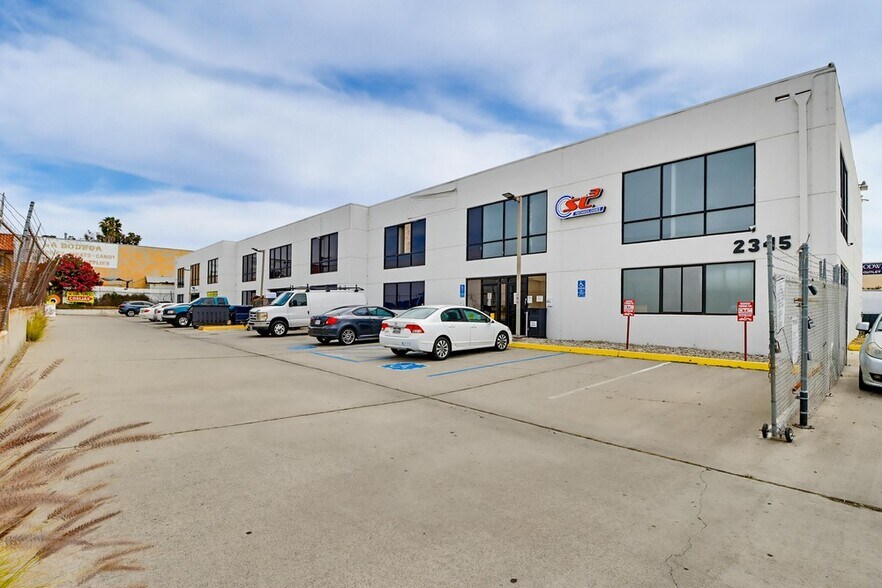 2345 Via Segundo, San Ysidro, CA à vendre - Photo de l’immeuble – Image 2 sur 28