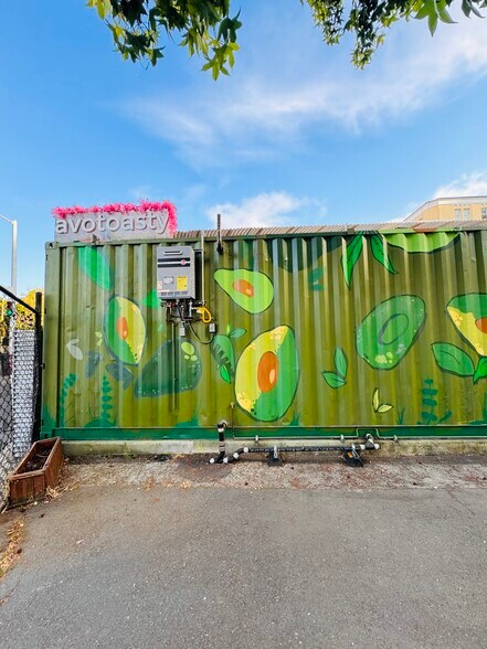175 Bay Pl, Oakland, CA à louer - Photo de l’immeuble – Image 3 sur 13